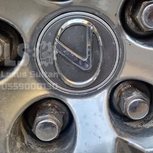 صورة إضافية لمنتج: غطاء جنط لكزس رصاصي برواز نيكل – متجر سلطان