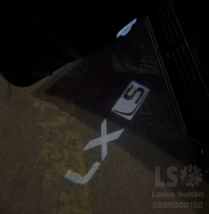 اضاءة ابواب ترحيبيه شعار لكزس LX